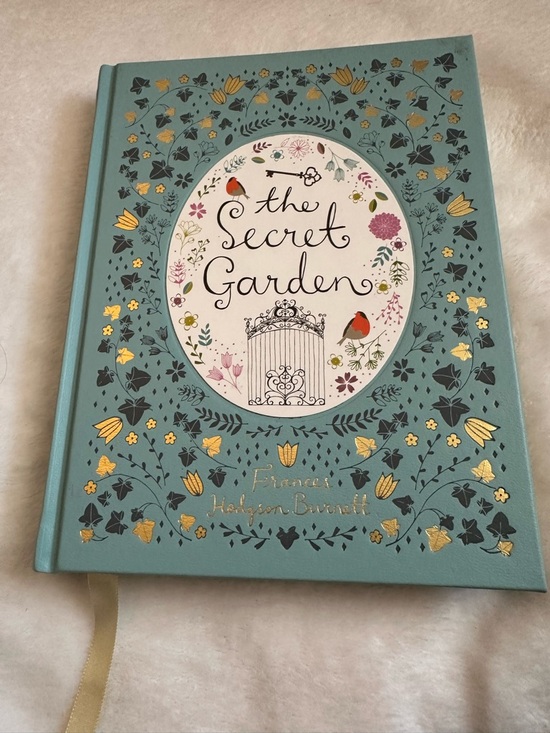 Other - The Secret Garden Novel - Gold Sprayed Edges NWOT